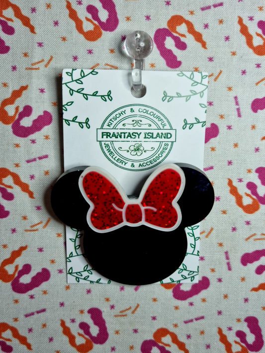 Minimalist Minnie Brooch