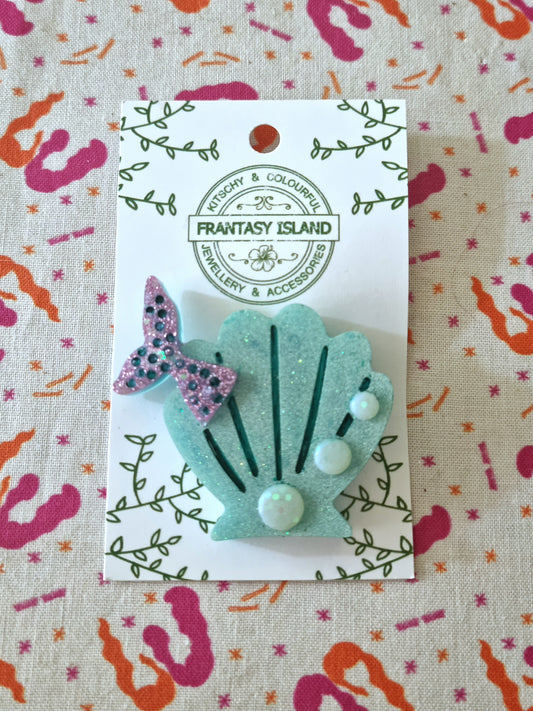 Mint Glitter Shell Brooch
