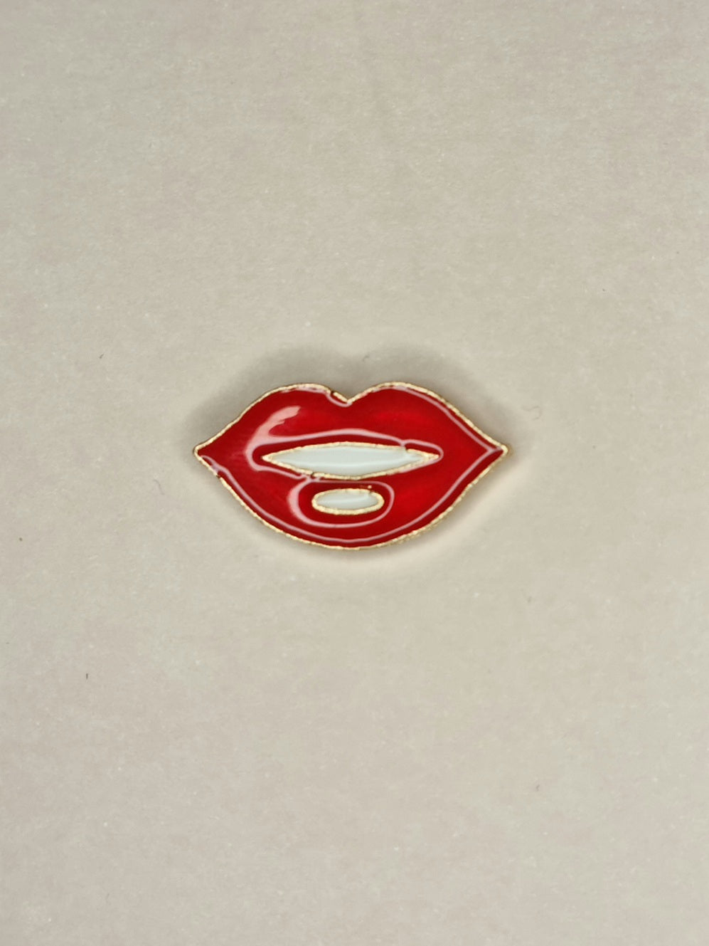 Red Lips Pin
