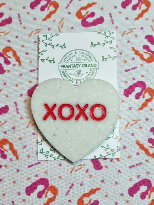 White Glitter Candy Heart Brooch - XOXO